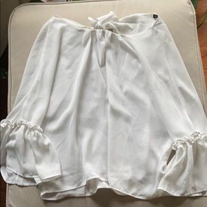 Sheet white bell sleeves top